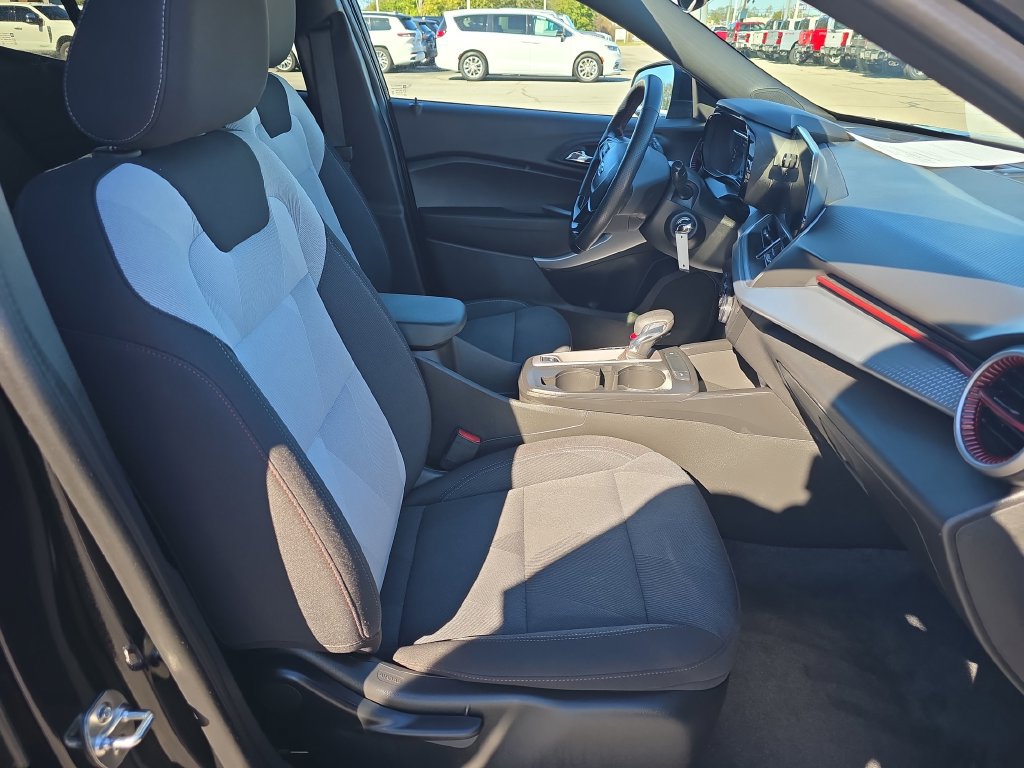 Used 2026 Chevrolet Trax RS FWD image 17