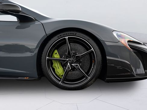 Used 2016 McLaren 675LT Coupe RWD image 31