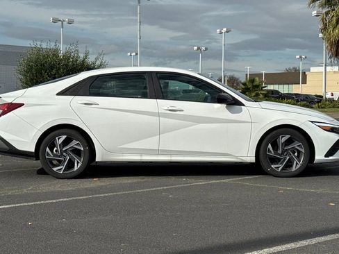 New 2025 Hyundai Elantra Sport image 3