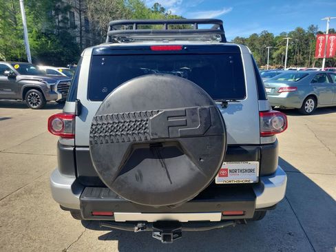 Used 2012 Toyota FJ Cruiser 2WD w/ Upgrade Pkg image 5