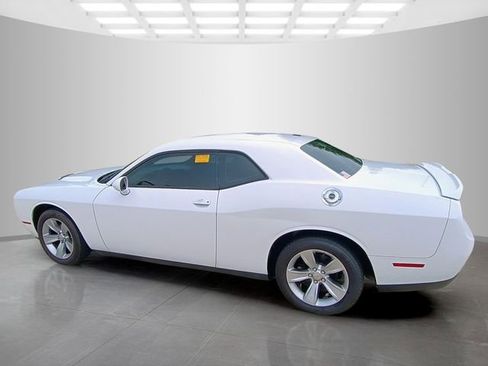 Used 2018 Dodge Challenger SXT RWD image 6