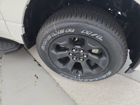 New 2026 RAM 1500 Express AWD/4WD image 31