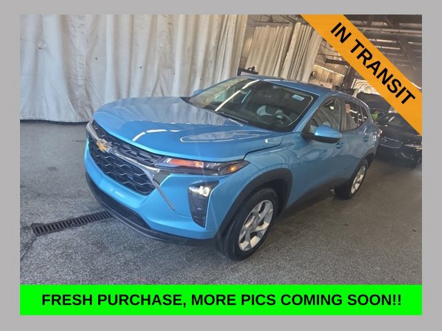 Used 2025 Chevrolet Trax LS w/ LS Convenience Package FWD image 1