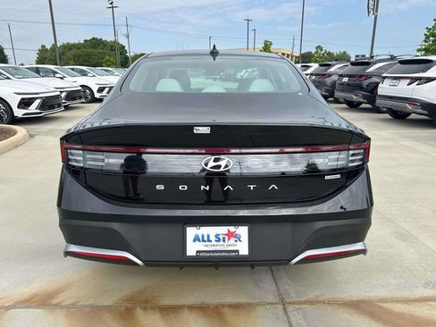 New 2026 Hyundai Sonata Blue FWD image 8
