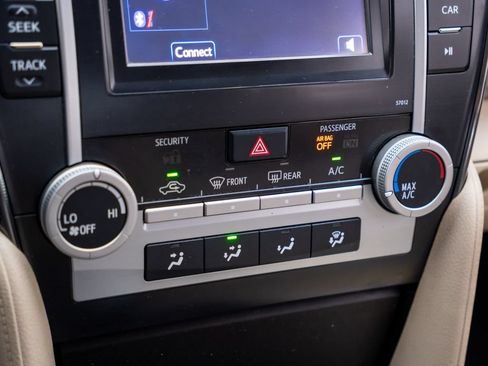 Used 2012 Toyota Camry LE FWD image 23