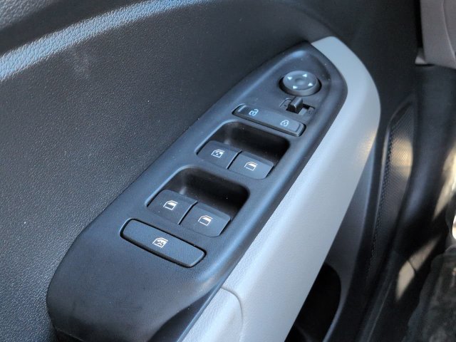 Used 2024 Hyundai Venue SEL FWD image 23