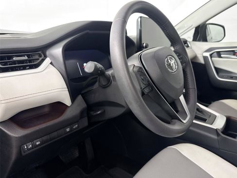 Certified 2025 Toyota RAV4 Limited FWD image 4
