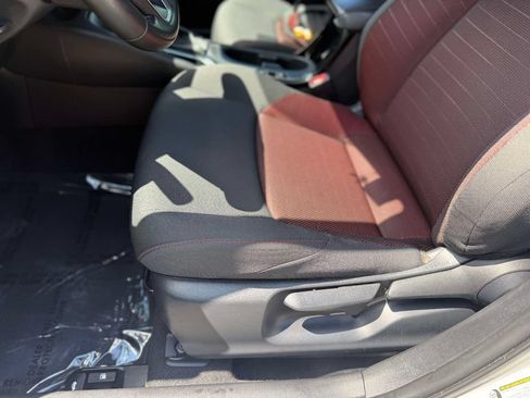 Used 2024 Toyota Corolla SE FWD image 3
