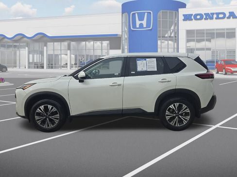Used 2023 Nissan Rogue SV image 5