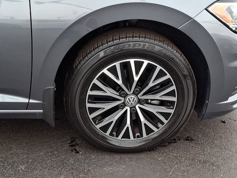 Used 2021 Volkswagen Jetta SE w/ SE Cold Weather Package image 8