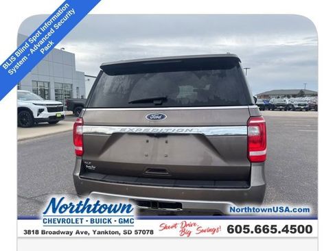 Used 2019 Ford Expedition XLT w/ Equipment Group 202A AWD/4WD image 11