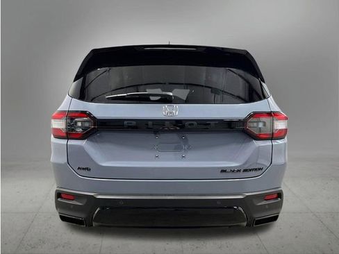 New 2026 Honda Pilot Black Edition image 4