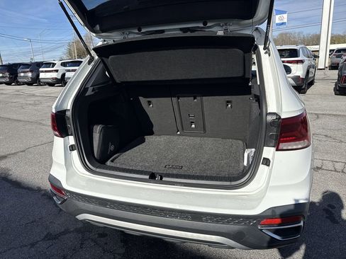 Used 2022 Volkswagen Taos SE image 41