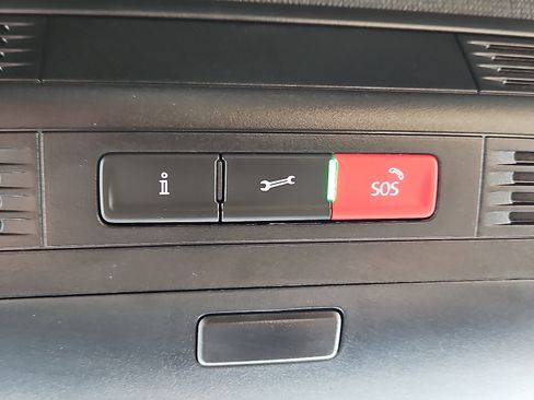 Certified 2022 Volkswagen Tiguan SE image 20