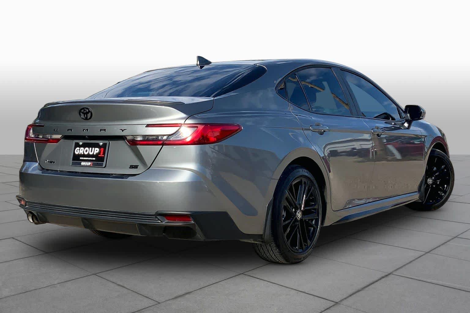 Used 2026 Toyota Camry SE w/ Convenience Package FWD image 13