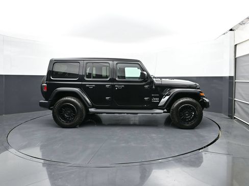 Used 2020 Jeep Wrangler Unlimited Sahara AWD/4WD image 3