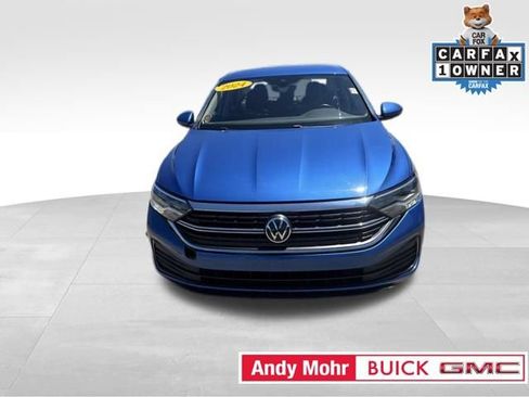 Used 2024 Volkswagen Jetta SE FWD image 4