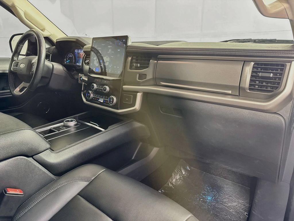 Used 2023 Ford Expedition Max XLT RWD image 39