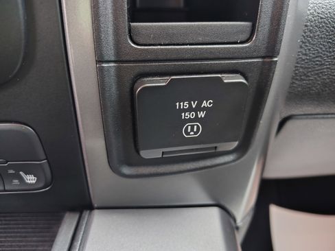 Certified 2021 RAM 1500 Classic Warlock w/ Luxury Group image 33