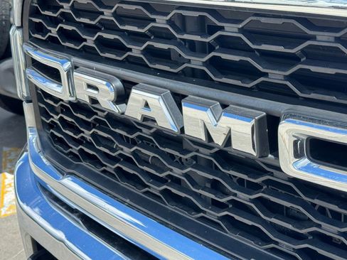 Used 2021 RAM 2500 Tradesman w/ Chrome Appearance Group RWD image 9