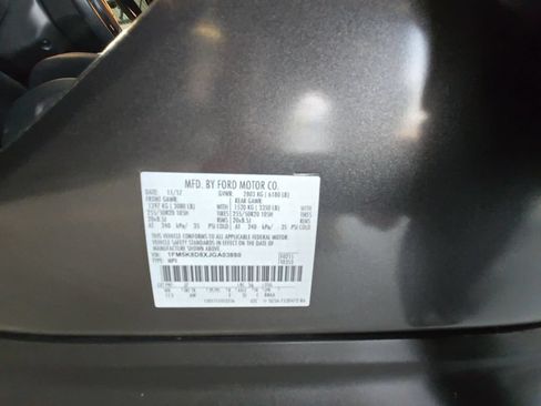 Used 2018 Ford Explorer XLT w/ Equipment Group 202A AWD/4WD image 25