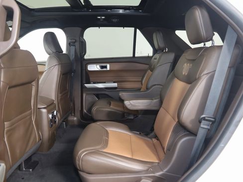 Used 2022 Ford Explorer King Ranch w/ Premium Technology Package image 54