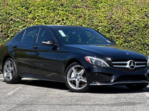 Used 2015 Mercedes-Benz C 300 4MATIC Sedan image 2