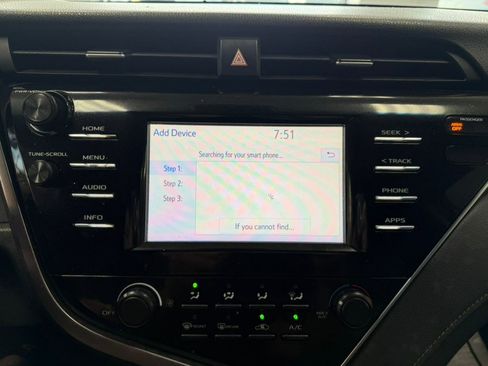 Used 2018 Toyota Camry LE image 46