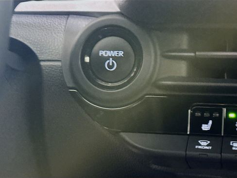 Used 2025 Toyota Crown Signia image 20