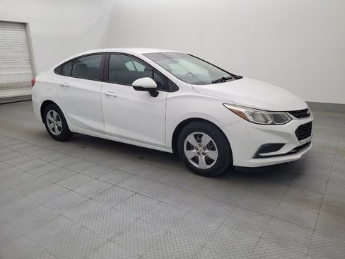 Used 2017 Chevrolet Cruze LS FWD image 11