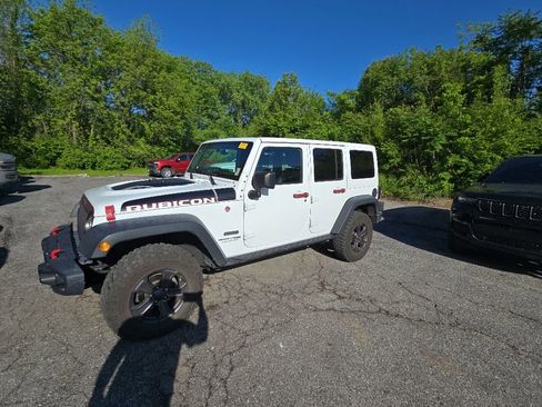 Used 2018 Jeep Wrangler Unlimited Rubicon AWD/4WD image 2
