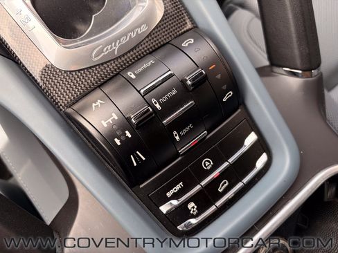 Used 2012 Porsche Cayenne Turbo AWD/4WD image 30