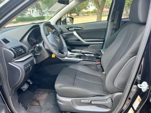 Used 2023 Mitsubishi Eclipse Cross LE image 12