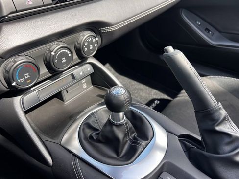 Used 2024 MAZDA MX-5 Miata Club image 18