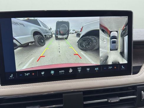 Used 2023 Lincoln Corsair Reserve image 17