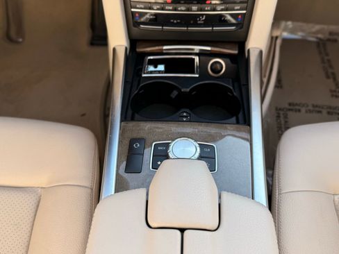 Used 2014 Mercedes-Benz E 350 4MATIC Sedan image 29