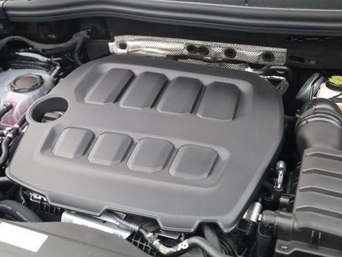 New 2026 Volkswagen Tiguan SE image 23