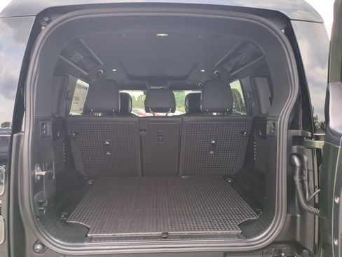New 2026 Land Rover Defender 110 X-Dynamic SE AWD/4WD image 16