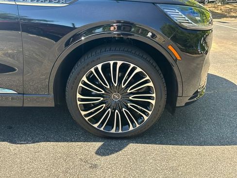 New 2025 Lincoln Aviator Black Label AWD/4WD image 14