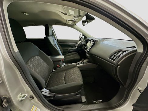 Used 2025 Mitsubishi Outlander Sport AWD image 31