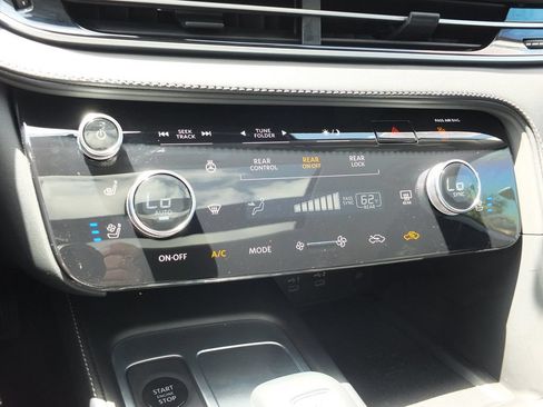 Used 2026 INFINITI QX60 Luxe w/ Cargo Package FWD image 31