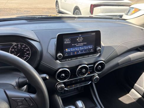 Used 2025 Nissan Sentra SV FWD image 14