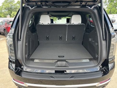 New 2025 Chevrolet Suburban Premier image 14