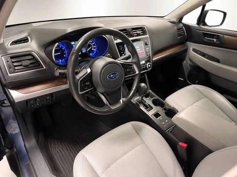 Used 2018 Subaru Outback 3.6R Limited w/ Popular Package #2 AWD/4WD image 9