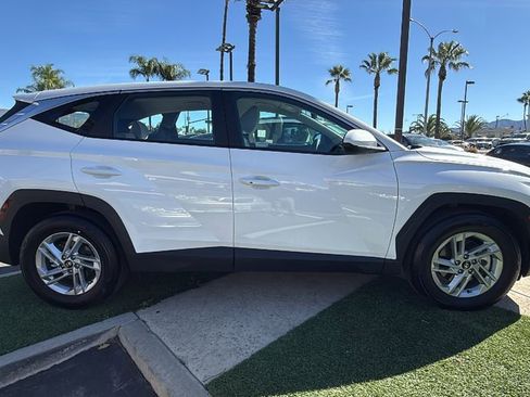 Used 2025 Hyundai Tucson SE image 2