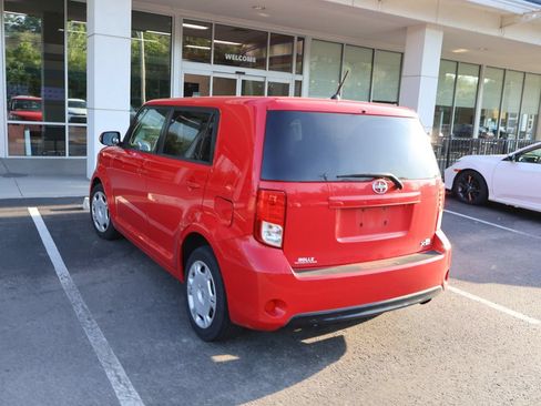 Used 2013 Scion xB FWD image 5