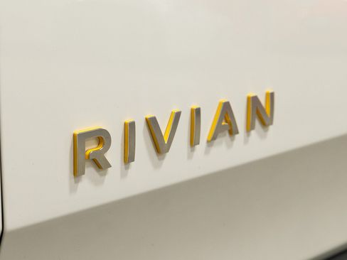 Used 2022 Rivian R1T Adventure AWD/4WD image 10