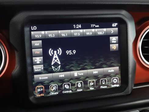 Used 2022 Jeep Wrangler Unlimited Rubicon AWD/4WD image 27