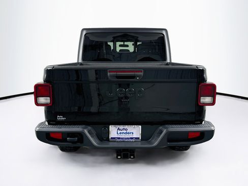 Used 2023 Jeep Gladiator Sport AWD/4WD image 6