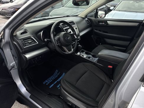 Used 2018 Subaru Outback 2.5i Premium image 10